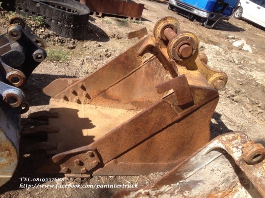 บุ๊งกี๋สำหรับรถขุดไซค์100,110,115,120,135 สลัก 65 มิล/แบบมีปีกข้าง / มีเพียง 3 ฟัน/สินค้าเก่านอก/ขายตามสภาพ ราคาเพียง(ใบละ) 15,500 บาท