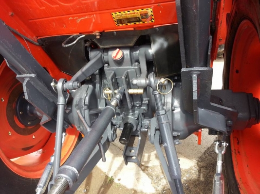 คูโบต้า L4708 4 WD ติดใบมีดดันหน้าใหม่ จดทะเบียน ก.ค.2556