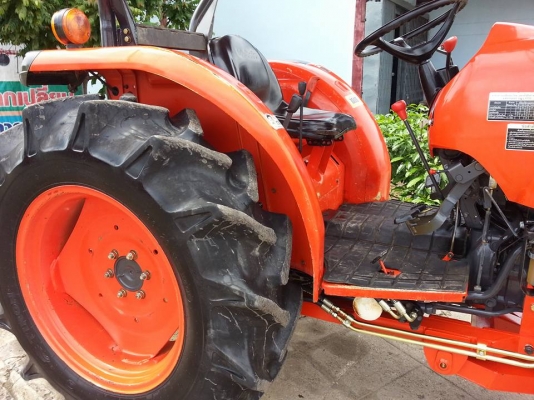 คูโบต้า L4708 4 WD ติดใบมีดดันหน้าใหม่ จดทะเบียน ก.ค.2556