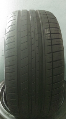 ยาง MICHELIN 235/45/17 ปี 4115 จำนวน 4 เส้น