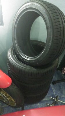 ยาง MICHELIN 235/45/17 ปี 4115 จำนวน 4 เส้น