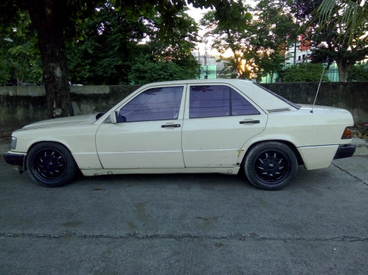 เบนซ์190ปี93เกียร์ออโต รถบางๆไม่เคยทำสี ไม่มีชน48000