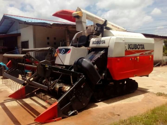 ขายรถเกี่ยวคูโบต้า70g.อุ้มรถปีเดียว240ซม.ขาย650000บาท