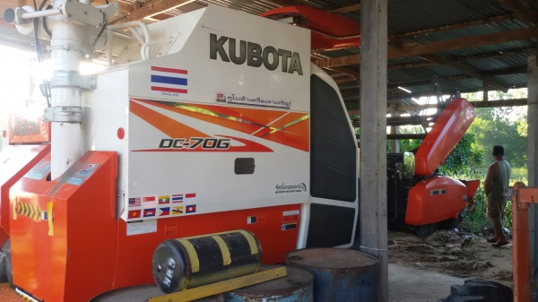 ขายรถเกี่ยวคูโบต้า70g.อุ้มรถปีเดียว240ซม.ขาย650000บาท