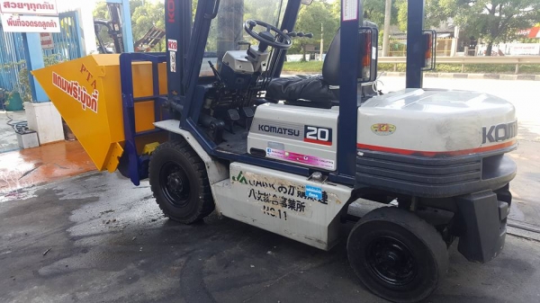 แหล่งรวมรถโฟล์คลิฟท์งาเทอิ้งค์ฟอร์คสำหรับตักยางก้อนยางพาราและยางถ้วยขี้ยาง081-8342060 แหล่งรวมรถโฟล์คลิฟท์งาเทอิ้งค์ฟอร์คสำหรับตักยางก้อนยางพาราและยางถ้วยขี้ยาง081-8342060