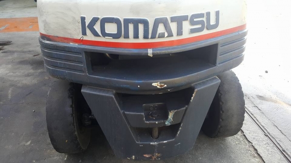 แหล่งรวมรถโฟล์คลิฟท์งาเทอิ้งค์ฟอร์คสำหรับตักยางก้อนยางพาราและยางถ้วยขี้ยาง081-8342060 แหล่งรวมรถโฟล์คลิฟท์งาเทอิ้งค์ฟอร์คสำหรับตักยางก้อนยางพาราและยางถ้วยขี้ยาง081-8342060