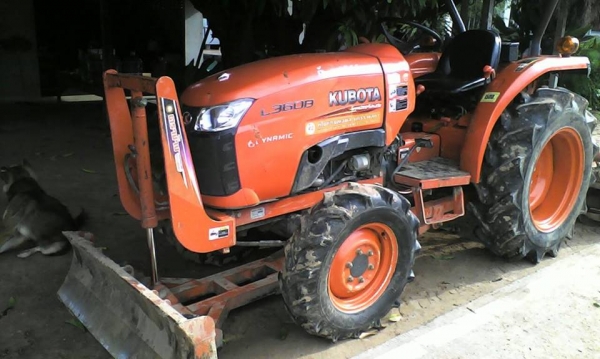 ขายรถไถ KUBOTA L3608 ใช้งานน้อย 844ชั่วโมง อุปกรณ์ครบ ดันหน้า ผานหลัง โรตารี่ รถสวยสภาพดีมาก เอกสารถูกต้อง เล่มทะเบียนพร้อมโอน ราคา300,000 สนใจโทร 090-8588220คุณนะ 093-3258446คุณบิว หรือเข้าดูสินค้าอื่นๆได้ที่ www.narong2truck.com หรือ www.truck.in.th/498