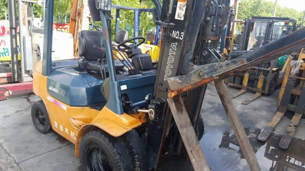 แหล่งรวมรถโฟล์คลิฟท์งาเทอิ้งค์ฟอร์คสำหรับตักยางก้อนยางพารายางถ้วยและขี้ยาง081-8342060 แหล่งรวมรถโฟล์คลิฟท์งาเทอิ้งค์ฟอร์คสำหรับตักยางก้อนยางพารายางถ้วยและขี้ยาง081-8342060