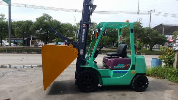 แหล่งรวมรถโฟล์คลิฟท์งาเทอิ้งค์ฟอร์คงากระดกเทได้ งาคว่ำหงายงาใส่บุ้งกี๋สำหรับตักยางก้อนยางพารายางถ้วยและขี้ยาง081-83420602