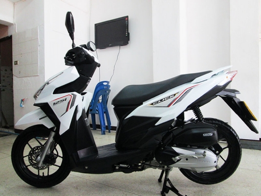 (โอนฟรี) All New Click 125 i Idling Stop ไมล์แท้ 2575 กม ปี 2016 ตัว TOP ล้อแม็ก ไฟหน้า LED  เครื่องหัวฉีดประหยัดน้ำมัน