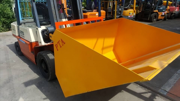 แหล่งรวมรถโฟลค์ลิฟท์งาเทอิ้งค์ฟอร์คงากระดกเทได้ใส่บุ้งกี๋สำหรับตักยางก่อนยางพารายางถ้วยและขี้ยาง