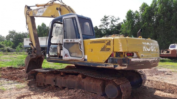 ขายรถขุดแบ็คโค SK200-3มาร์คทรี เอกสารเล่มทะเบียน ช่วงล่างดีไฟฟ้าตัด รถทำงานปกติ