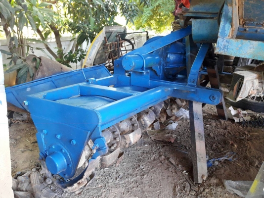 (ลดสุดๆไปเลย)ขายรถไถฟอร์ด 2 คัน T1 77 และ 6600 T5 พร้อมอุปกรณ์ ใบมีดดันหน้า ผาน 7 และผาน3 ทะเบียนพร้อมโอนทั้ง 2 คัน