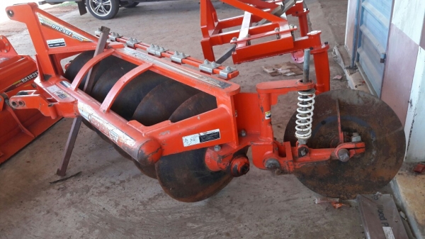 ขายอุปกรณ์สองรายการครับโรตารี่กับผาน6ตราช้าง