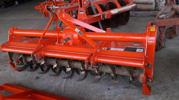 ขายอุปกรณ์สองรายการครับโรตารี่กับผาน6ตราช้าง