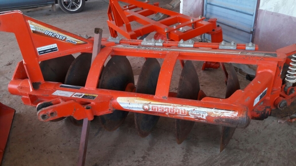 ขายอุปกรณ์สองรายการครับโรตารี่กับผาน6ตราช้าง