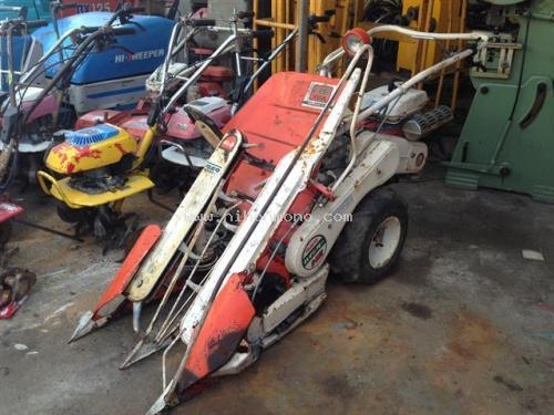 รถเกี่ยวข้าวเดินตาม KUBOTA   HE50A  รหัสสินค้า : 80803271    www.nihonmono.com