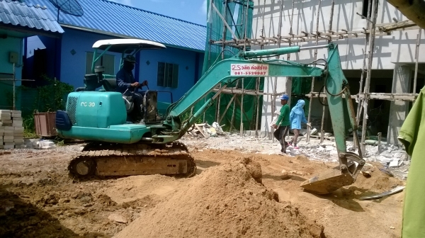 ขายเเม็คโคร โคมัสสุ pc30-7E  พร้อมใช้งาน ราคาถูก เจ้าของใช้เอง