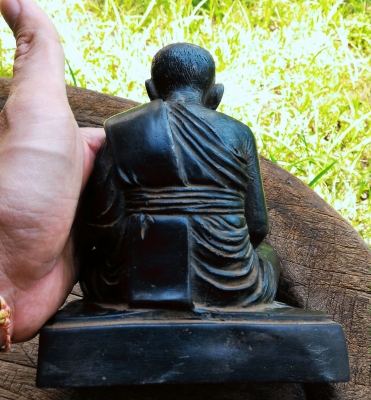 พระบูชาหลวงปู่ทวด เหยียบน้ำทะเลจืด วัดช้างไห้ ฐาน 5นิ้ว สร้างปี2505 พระหิ้งพระบ้าน มีคราบฝุ่นตามยุค พระอริยสงฆ์ที่ควรมีไว้กราบบูชาเพื่อความเป็นสิริมงคล