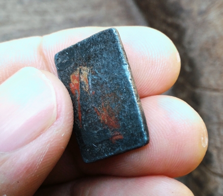 หลวงปู่ศุข พระพิมพ์รัศมี เนื้อชินตะกั่วลงรักชาดแดง เก่ามีคราบตามยุค