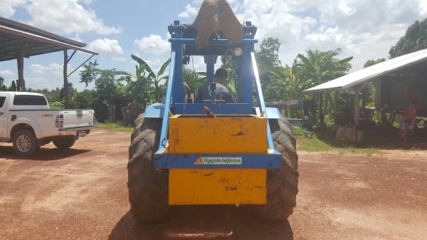 ขาย รถไถ FORD 5000 ติดคีบปัญญาประดิษฐ์จักรกล คีบใช้งานแค่ปีเดียว เอกสารใบซื้อขาย ราคาคุยกันได้ครับ