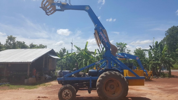 ขาย รถไถ FORD 5000 ติดคีบปัญญาประดิษฐ์จักรกล คีบใช้งานแค่ปีเดียว เอกสารใบซื้อขาย ราคาคุยกันได้ครับ
