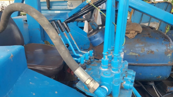 ขาย รถไถ FORD 5000 ติดคีบปัญญาประดิษฐ์จักรกล คีบใช้งานแค่ปีเดียว เอกสารใบซื้อขาย ราคาคุยกันได้ครับ