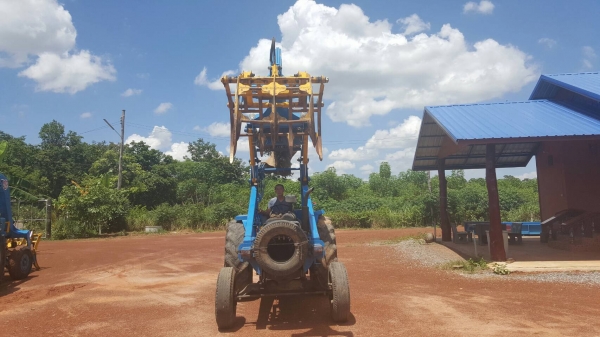 ขาย รถไถ FORD 5000 ติดคีบปัญญาประดิษฐ์จักรกล คีบใช้งานแค่ปีเดียว เอกสารใบซื้อขาย ราคาคุยกันได้ครับ
