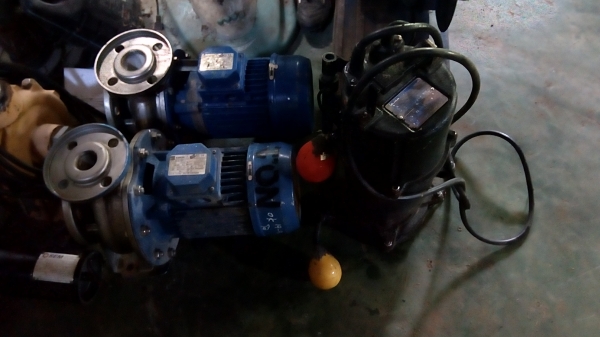 ขายเหมา ปั้มน้ำEBARA 3ตัว GRUNDFOS1ตัว ใช้งานได้