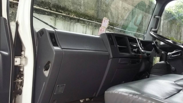 ขาย ISUZU NQR175 ปี55 กระบะยาว5.5เมตร ขาย ISUZU NQR175 ปี55 กระบะยาว5.5เมตร