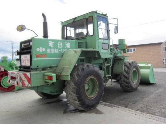 Komatsu WA300-1 sn.30,000กว่า เก่าญี่ปุ่น สภาพดี พร้อมใช้งาน โทร.090-986-2521 อ๊อบ