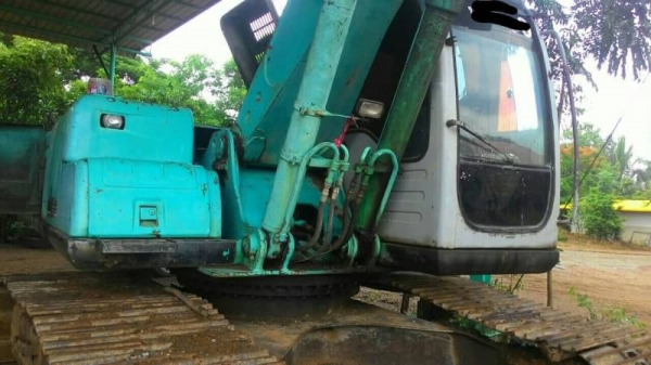 ขาย 1,070,000 KOBELCO SK200 MARK 6 YN 08 ทำงาน 25,559 ชั่วโมง เครื่องดี ไฟฟ้าครบ  เอกสารอินวอยท์ รถอยู่ จ.กำแพงเพชร 090-772-3710 090-772-3708