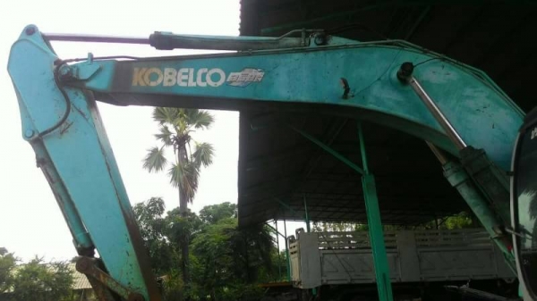 ขาย 1,070,000 KOBELCO SK200 MARK 6 YN 08 ทำงาน 25,559 ชั่วโมง เครื่องดี ไฟฟ้าครบ  เอกสารอินวอยท์ รถอยู่ จ.กำแพงเพชร 090-772-3710 090-772-3708