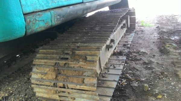 ขาย 1,070,000 KOBELCO SK200 MARK 6 YN 08 ทำงาน 25,559 ชั่วโมง เครื่องดี ไฟฟ้าครบ  เอกสารอินวอยท์ รถอยู่ จ.กำแพงเพชร 090-772-3710 090-772-3708