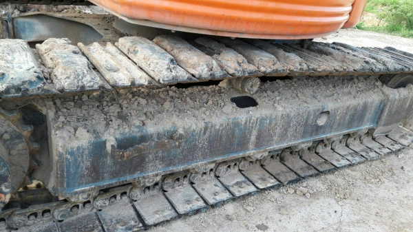 ขาย 685,000 Hitachi EX135UR  เก่านอก 1 ปี   ทำงาน  7,532 ชม. เครื่องดี ปั้มแรงไฟฟ้าครบ เอกสารอินวอยท์ รถสวยพร้อมใช้ 090-772-3710 090-772-3708