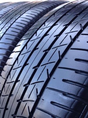 ยาง Bridgstone 215-55-17 ปี 14 ครบชุด 4 เส้น 4500  สภาพสวยๆไม่มีปะไม่บวมไม่กินข้างดอกยางเหลือเยอะเอาไปวิ่งกันใด้อีกยาวค่ะ