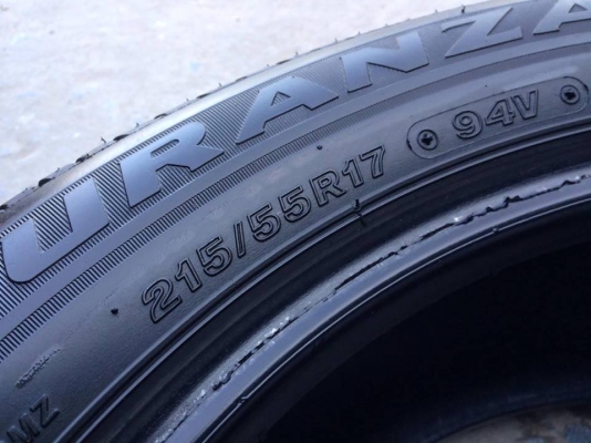 ยาง Bridgstone 215-55-17 ปี 14 ครบชุด 4 เส้น 4500  สภาพสวยๆไม่มีปะไม่บวมไม่กินข้างดอกยางเหลือเยอะเอาไปวิ่งกันใด้อีกยาวค่ะ