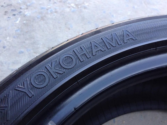 ยาง YOKOHAMA 215-45-17 made in japan ปี 15 ครบชุด 4 เส้น 5000  สภาพสวยๆไม่มีปะไม่บวมไม่กินข้างดอกยางเหลือเยอะเอาไปวิ่งกันใด้อีกยาวค่ะ