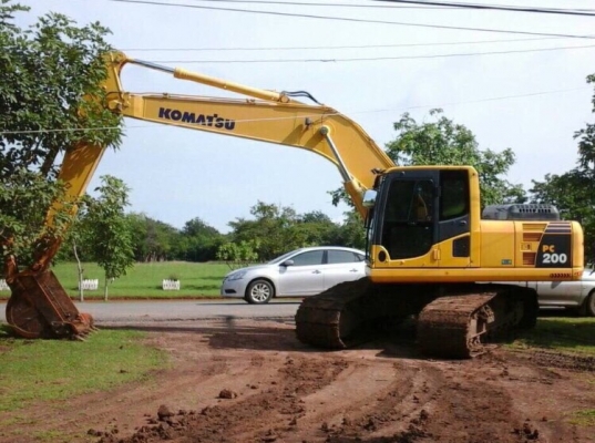 ขายด่วน!!KOMATSU PC200-8 ไมล์ ชม.4,000 สภาพสวยค่ะ