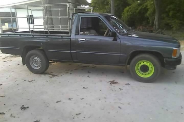 ขายรถ ฮีโร่ ตอนเดียว เครื่องดี ช่วงล่างดี สภาพพร้อมใช้งาน เอกสารพร้อมโอน ราคา59,000 สนใจโทร 090-8588220คุณนะ 093-3258446คุณบิว หรือเข้าดูสินค้าอื่นๆได้ที่ www.narong2truck.com หรือ www.truck.in.th/498 หรือเพจFacebook ณรงค์ ซื้อขายรถมือสอง (เว็บไซต์ส่วนตัว