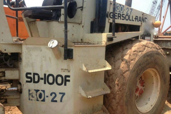 ขาย รถบด lNGERSLLRAND  10 ตัน. / SD100D - B. , ( มี ขาย 3 คัน. )     สนใจติดต่อ  081 - 6079515