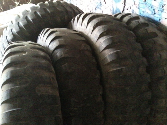 ยาง11.00_20 ลายทหาร สวยๆ ราคาเส้นละ 1500 บาท