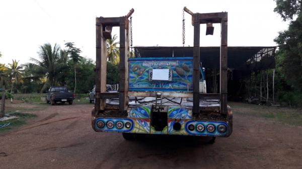 ขายสิบล้อเทเลอร์สองเพลาลากรถ ขายสิบล้อเทเลอร์สองเพลาลากรถ