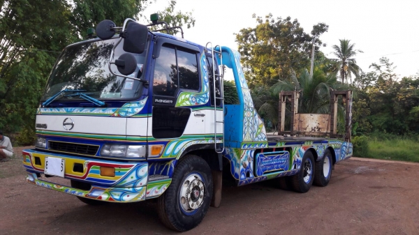 ขายสิบล้อเทเลอร์สองเพลาลากรถ ขายสิบล้อเทเลอร์สองเพลาลากรถ