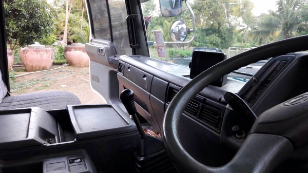 ขายสิบล้อเทเลอร์สองเพลาลากรถ