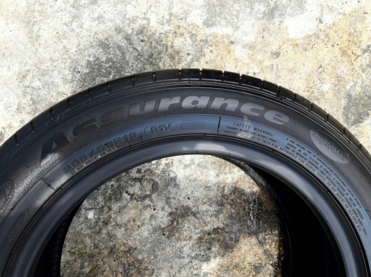 ยางGOODYEAR 205 55R16 ลงพื้นปลายปี2015 ยางสภาพสวยมากๆไร้ที่ติ ดอกเต็มๆ ไม่มีปะ ยางGOODYEAR 205 55R16 ลงพื้นปลายปี2015 ยางสภาพสวยมากๆไร้ที่ติ ดอกเต็มๆ ไม่มีปะ