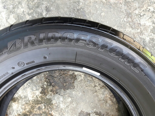 BRIDGESTONE รุ่น Ecopia EP200.  205 65R15 ปี2015 สภาพสวยมากๆ ดอกเยอะมากๆ90\% ไม่มีปะคุ้มสุดๆไม่แพง