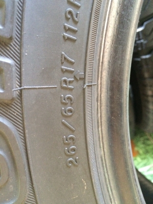 ยาง yokohama at 265/65/17 ปี 14