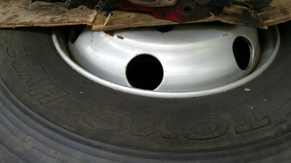 ยางTOYO11R22.5เก่าญี่ปุ่นสภาพ90\%พร้อมกระทะTOPY