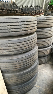 ยางTOYO11R22.5เก่าญี่ปุ่นสภาพ90\%พร้อมกระทะTOPY